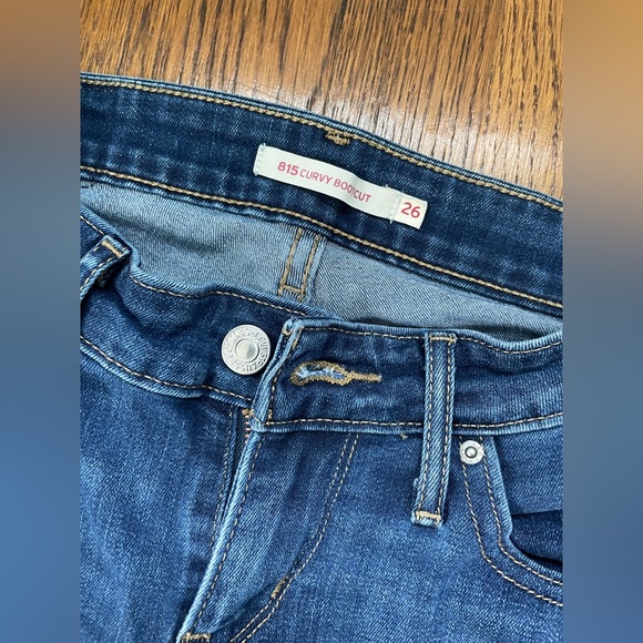 Size 26 Bootcut Levi’s - Picture 3 of 3